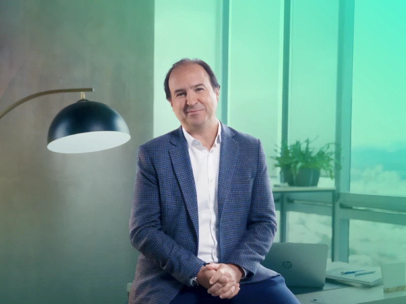 Presidente de Iris Compañia de Financiamiento